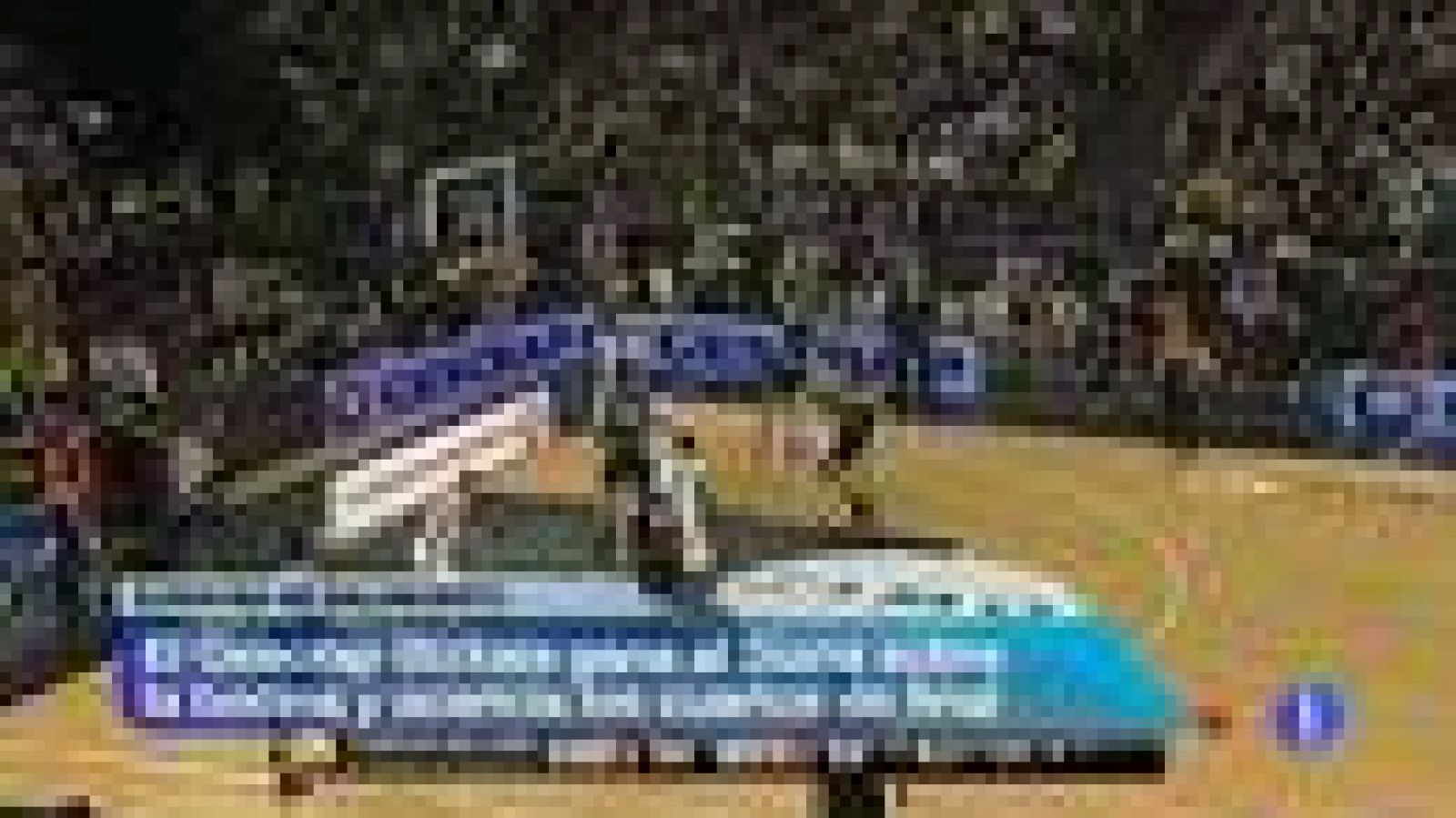 Raúl López, héroe del encuentro de Euroliga con una canasta sobre la bocina ante el Montepaschi de Siena (60-59), que da la victoria al Gescrap Bizkaia.