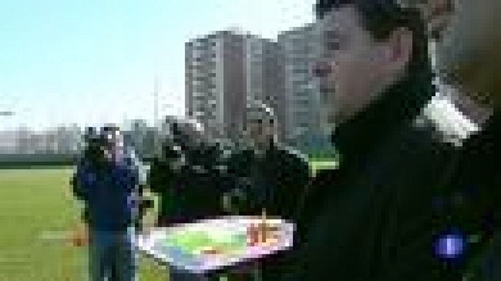 Telediario 1 - Las peñas felicitan al Racing por su 99 cumpleaños