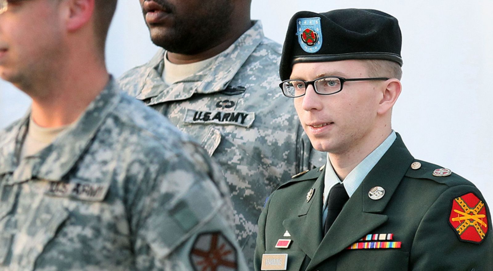 Manning evita declararse culpable o inocente