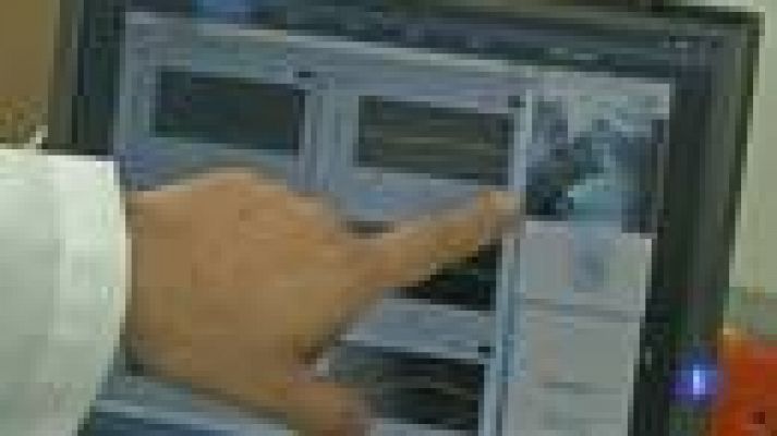 Telediario 1 - Inventan un guante que permite detectar síntomas de enfermedades neurodegenerativas