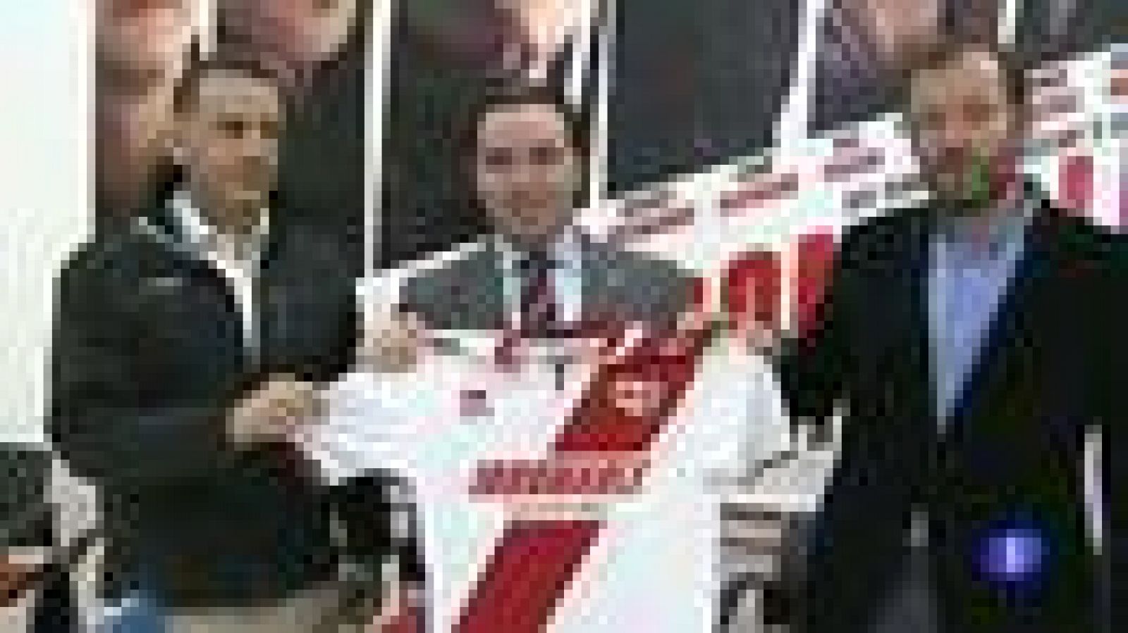 El Rayo Vallecano de Sandoval espera 'meter mano' al líder de la Liga en Vallecas. Para Sandoval, el mal estado del césped no es algo que ayude a los locales.