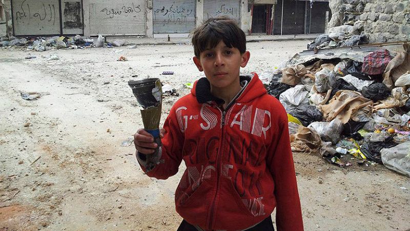 La Media Luna Roja de Siria evacua a las víctimas de los bombardeos de Homs 