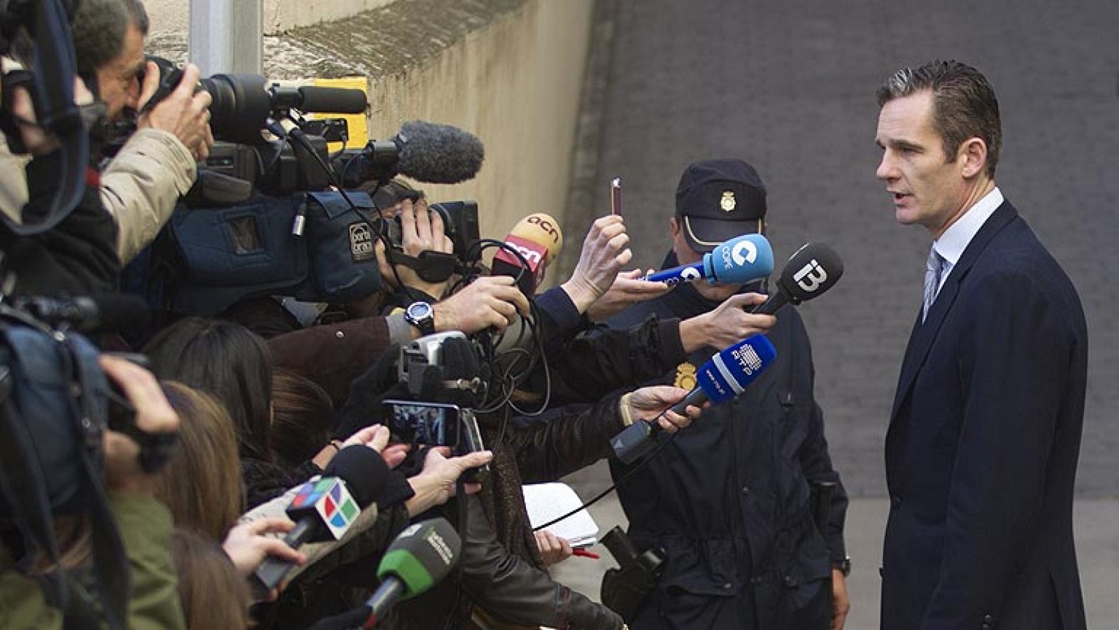 Urdangarin llega a pie a los juzgados de Palma: "Vengo a demostrar mi inocencia" | Ver