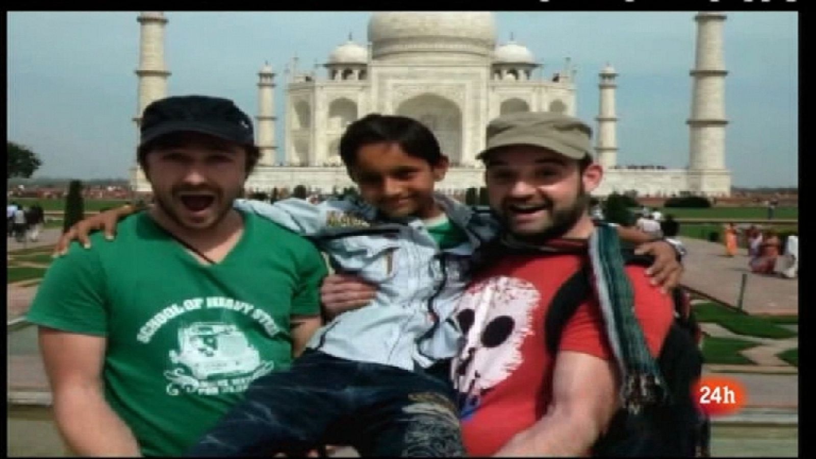 Cámara abierta 2.0 - La webserie de humor y viajes Año Sabático, Deporte en modo colaborativo y Raquel del Rosario en 1minuto.COM - 25/02/12 - Ver ahora