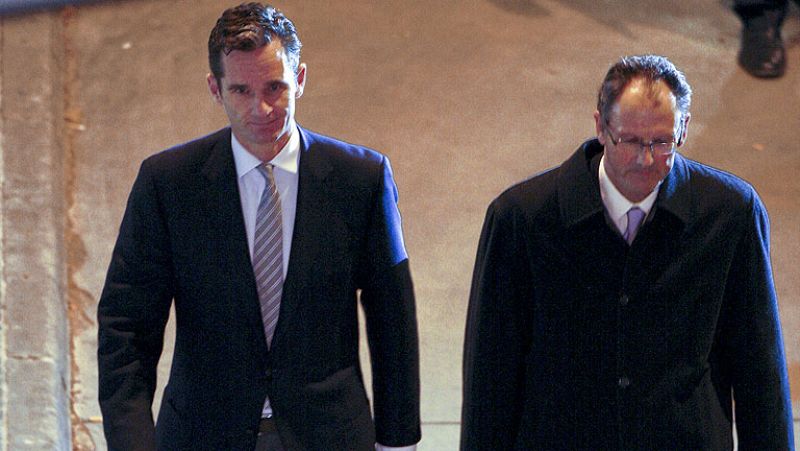 El duque de Palma, Iñaki Urdangarin, continuará declarando este domingo en los juzgados de Palma ante el juez José Castro. 