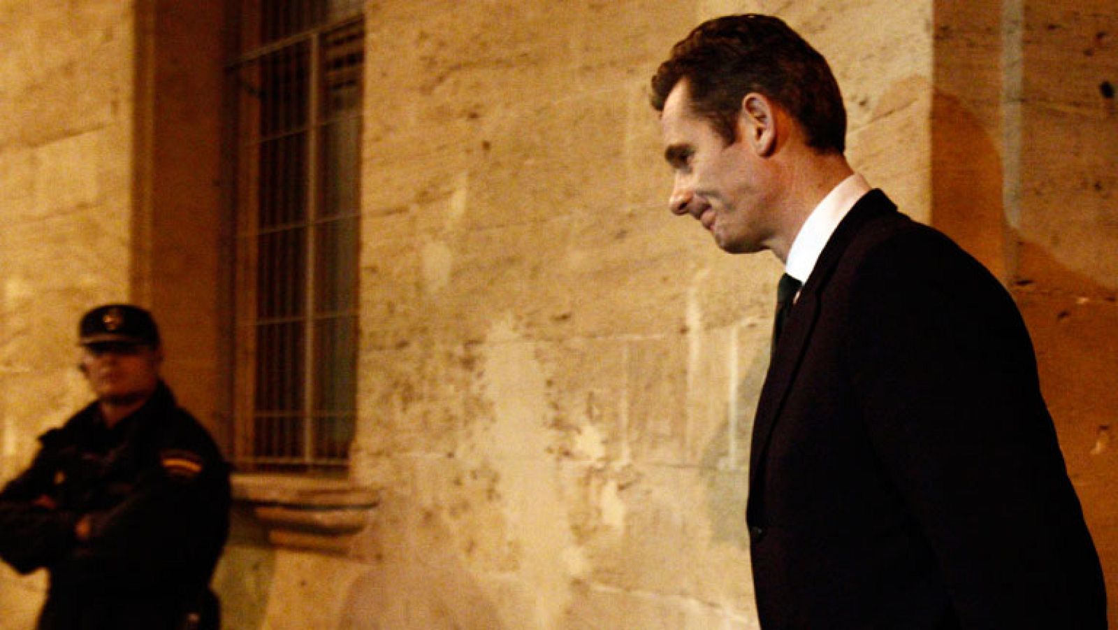 Es la primera vez que un miembro de la familia real comparece como imputado ante un juez