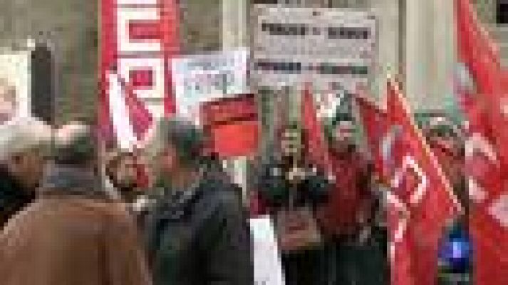 Telediario 1 - Recortes en los funcionarios