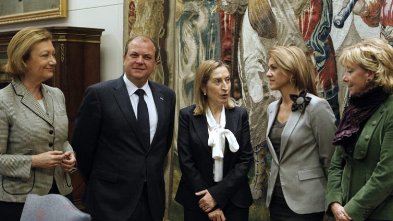 Las autonomías gastaron en 2011 17.600 millones más de lo permitido