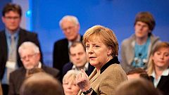 Merkel cede a la presión y aceptará aumentar el 'cortafuegos' europeo