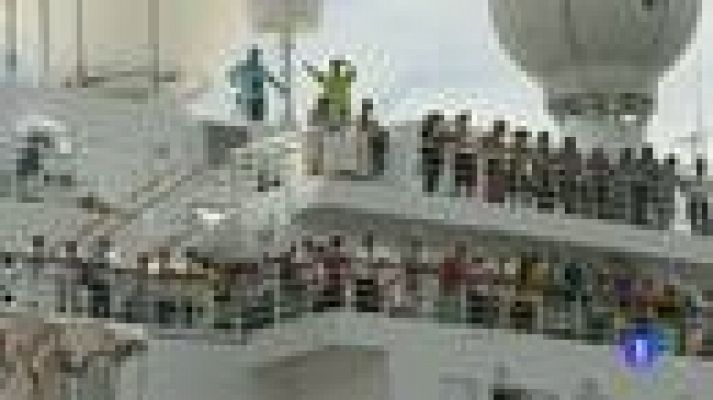 Telediario 1 - El Costa Allegra llega a puerto