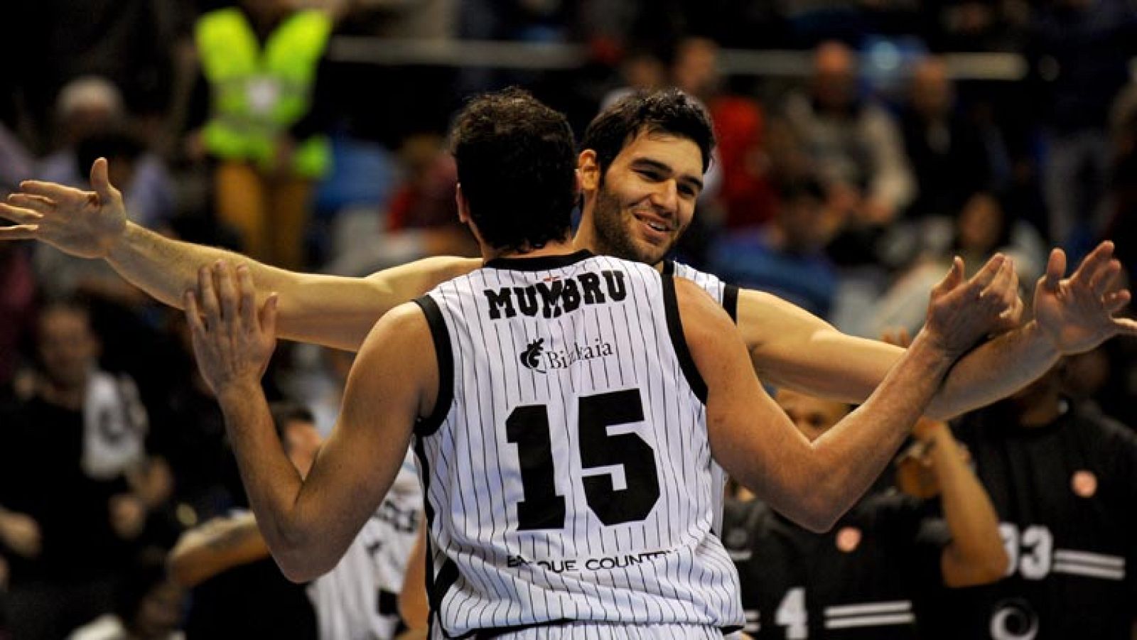 El Gescrap Bizkaia vence al Unicaja y se clasifica para cuartos de la Euroliga por primera vez en su historia, dejando fuera a todo un Real Madrid.