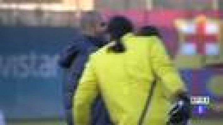 Telediario 1 - Vuelve la Liga y planea el 'virus FIFA'