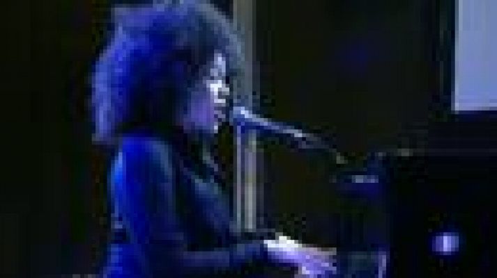 Telediario 1 - Chila Lynn prepara su primer disco