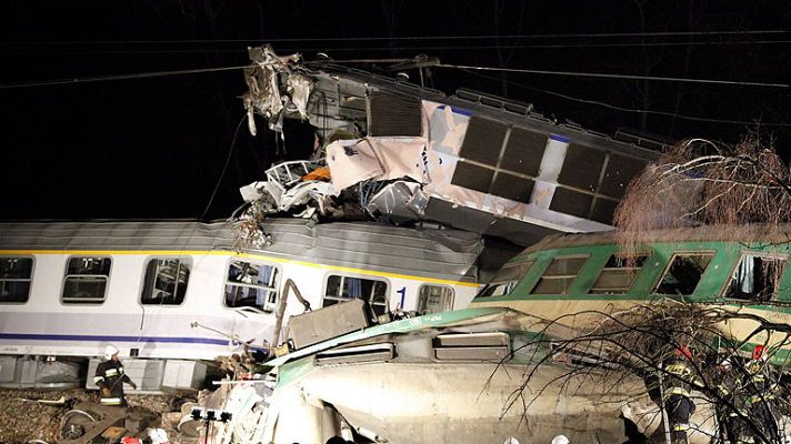 Informativo 24h - Al menos 14 muertos y 60 heridos en una colisión de trenes en Polonia