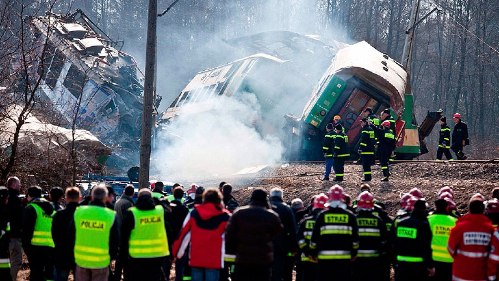 Telediario 1: Indicios apuntan a un error humano como causa colisión de trenes en Polonia | RTVE Play