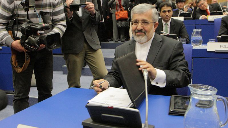 El ayatola Jamenei gana las elecciones parlamentarias en Irán