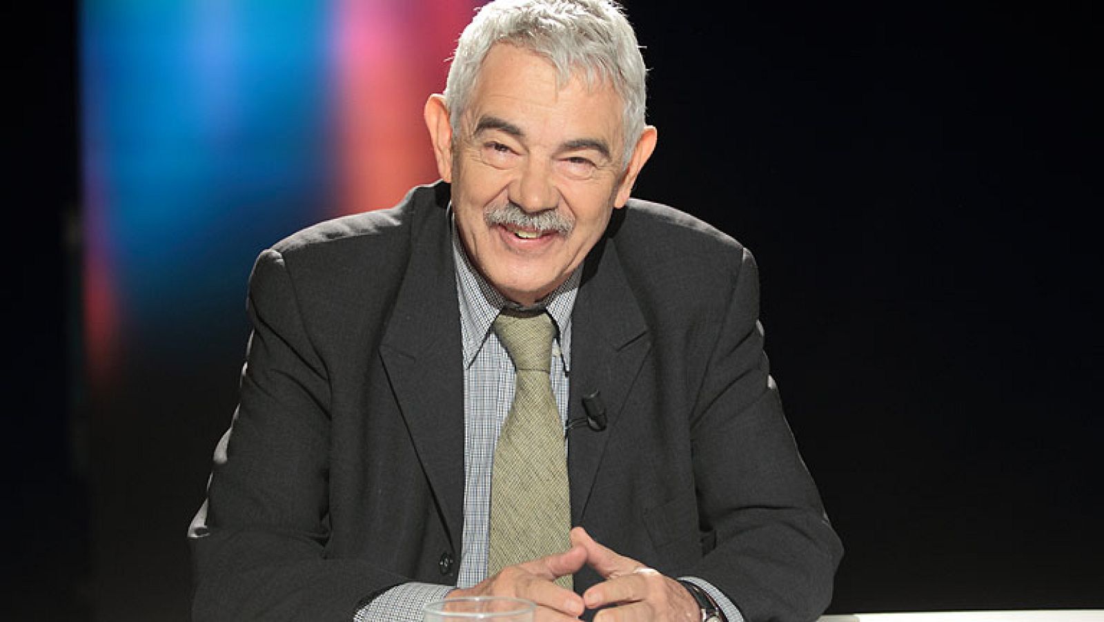 Pasqual Maragall invitado de 'Versión española' que emite el documental 'Bicicleta, cuchara, manzana'