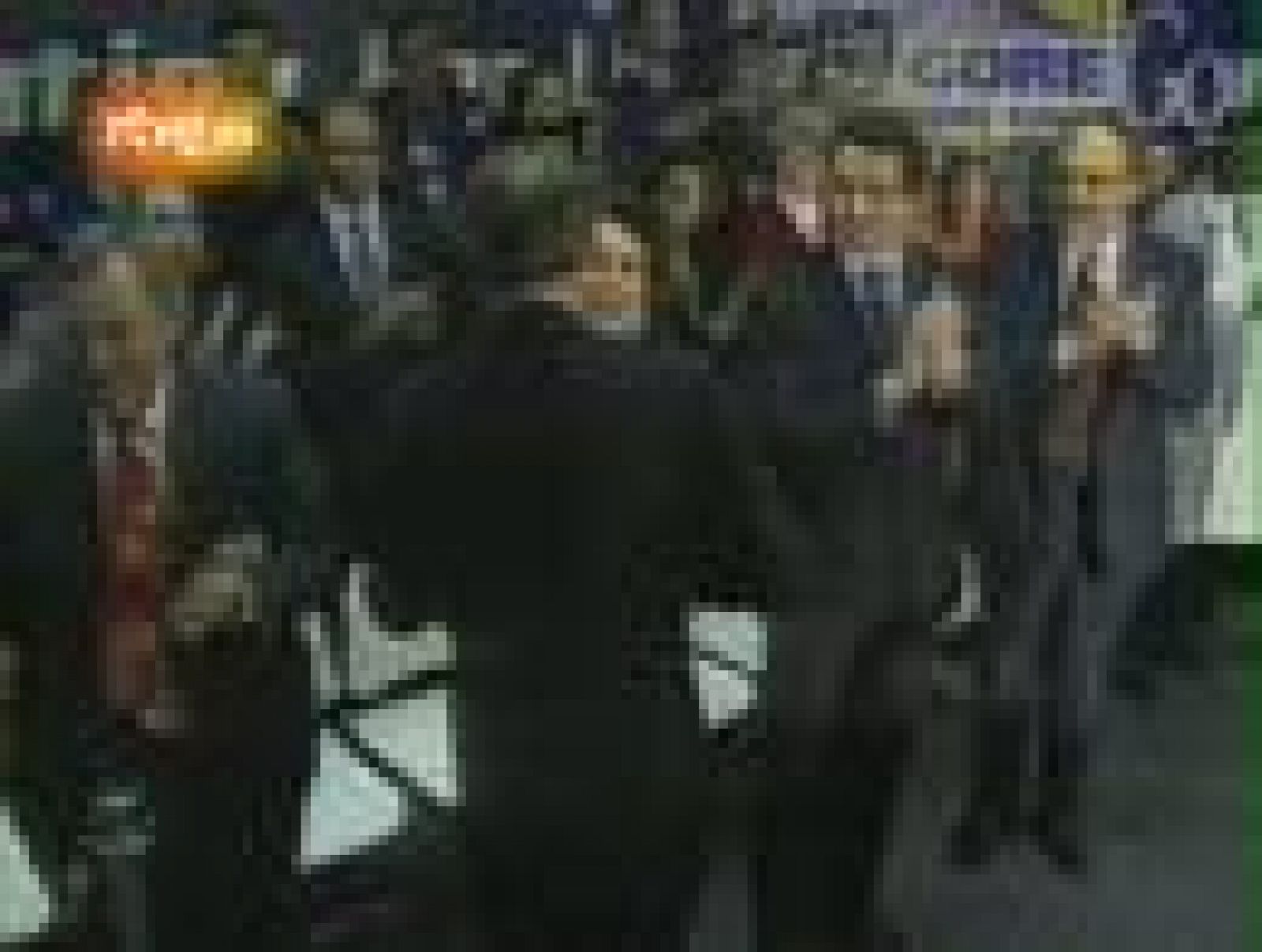 Fue noticia en el Archivo de RTVE: Al Gore y Bush, vencedores en el Supermartes de 2000 | RTVE Play