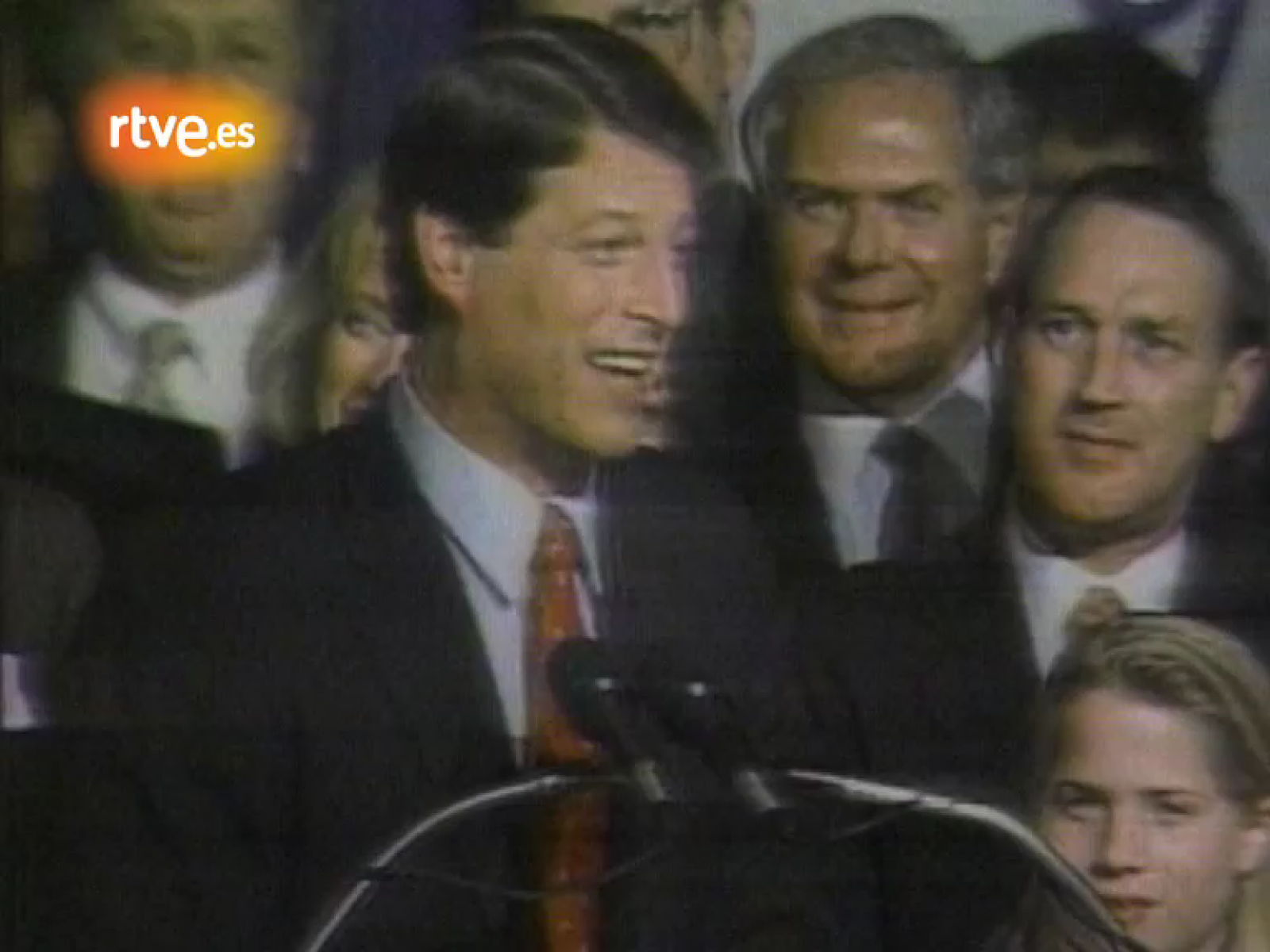 El primer Supermartes, celebrado en 1988 arrojó una victoria arrolladora del vicepresidente, George H. Bush, mientras que los demócratas aparecieron divididos entre Al Gore, Jesse Jackson y Michael Dukakis.