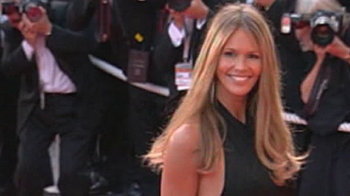 D Corazón - Elle Mcpherson, enamorada de su ex