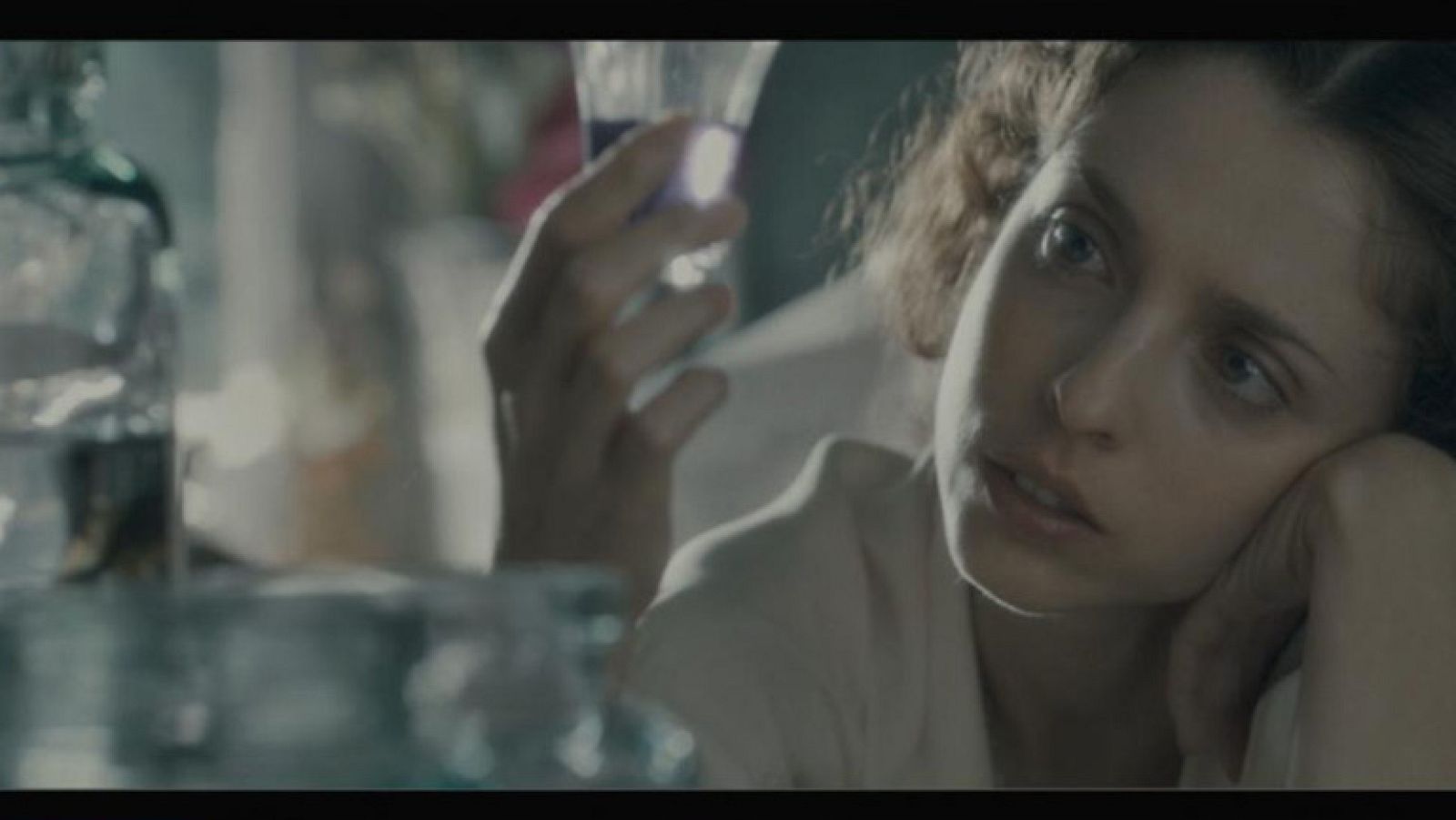 Maribel Verdú presenta "De tu ventana a la mía", estreno de la directora novel Paula Ortiz