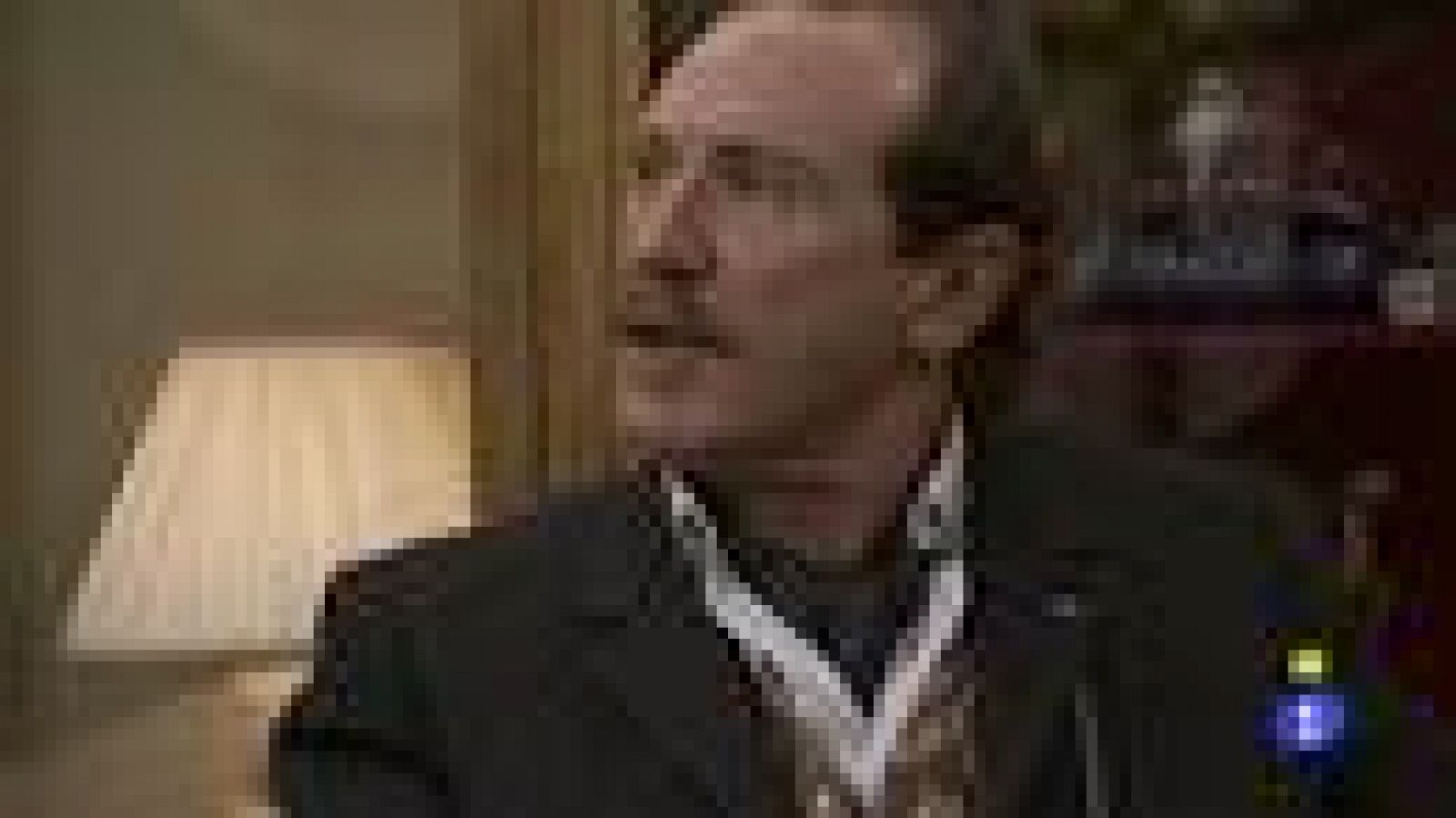 Amar - Víktor insulta y ofende a Angélica