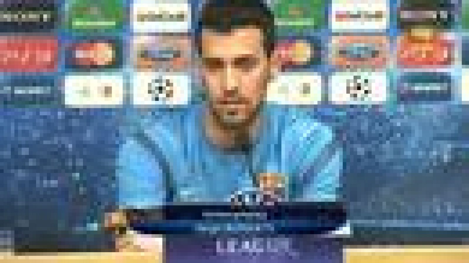 Sergio Busquets, del FC Barcelona, en rueda de prensa antes de enfrentarse al Bayer Leverkusen en el partido de vuelta de los octavos de final de la Liga de Campeones