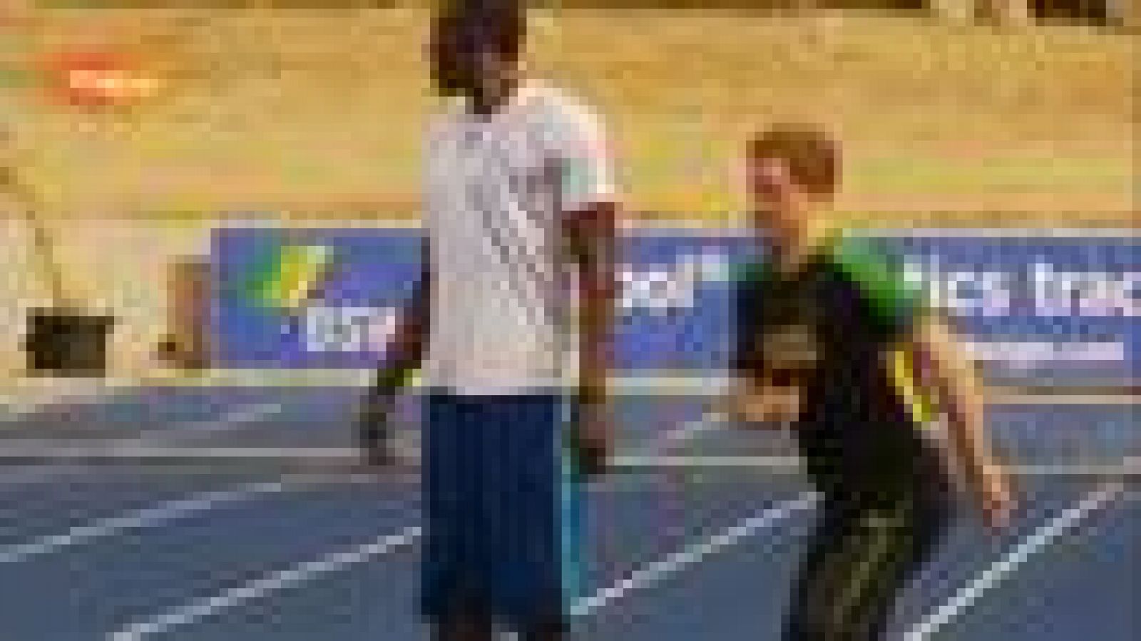 El príncipe Harry desafía al 'rey' Bolt | Ver
