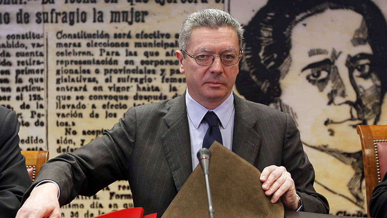 Gallardón denuncia "presión" social sobre las embarazadas para que aborten