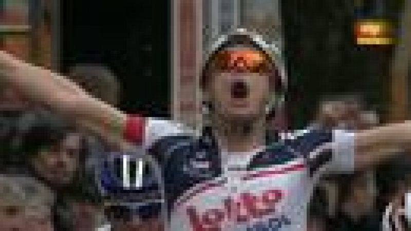 El belga Gianni Meersman, del Lotto Belisol, se ha impuesto en la cuarta etapa de la París-Niza, disputada entre Brive la Gaillarde y Rodez, de 178 kilómetros, en la que el británico Bradley Wiggins (Sky) mantuvo el jersey amarillo de líder.