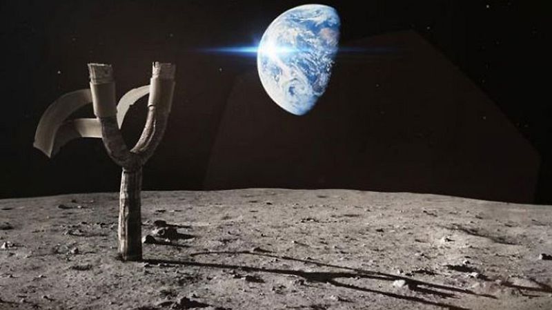  La NASA ha publicado un vídeo para presentar 'Angry Birds Space' en el que el astronauta estadounidense Dan Pettit, que se encuentra a bordo de la ISS, explica algunos conceptos de físicaEl astronauta ha creado un cerdo verde a partir de un globo y 