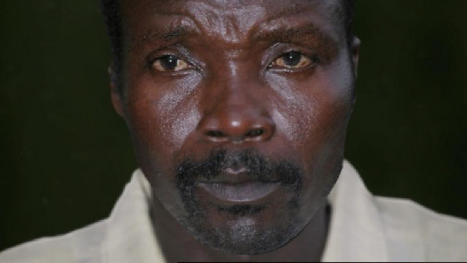 El criminal de guerra Kony, buscado por las redes sociales