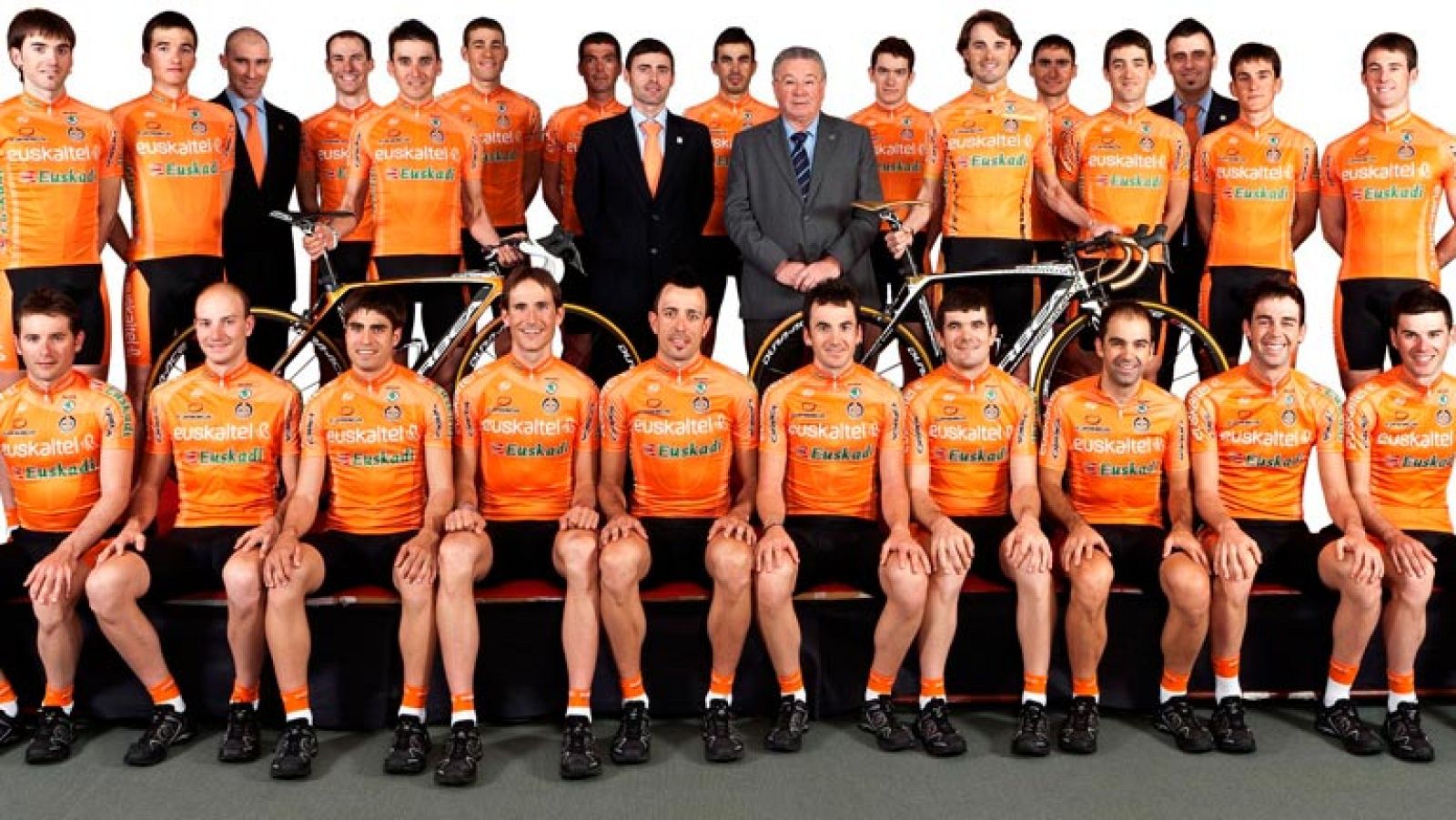 Telediario 1 Cambio en el logotipo del equipo ciclista de Euskadi