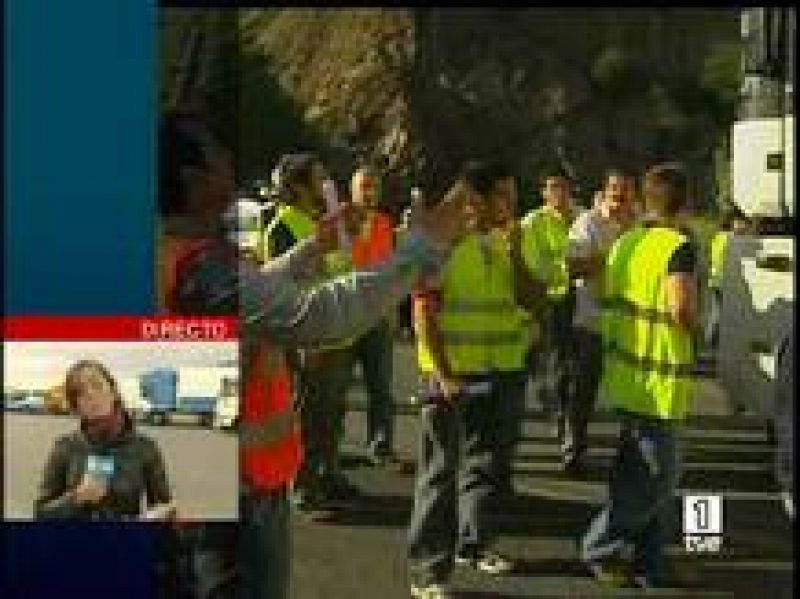 Los primeros piquetes ya se han movilizado en la frontera con Francia en la huelga de transportistas (08/06/08).