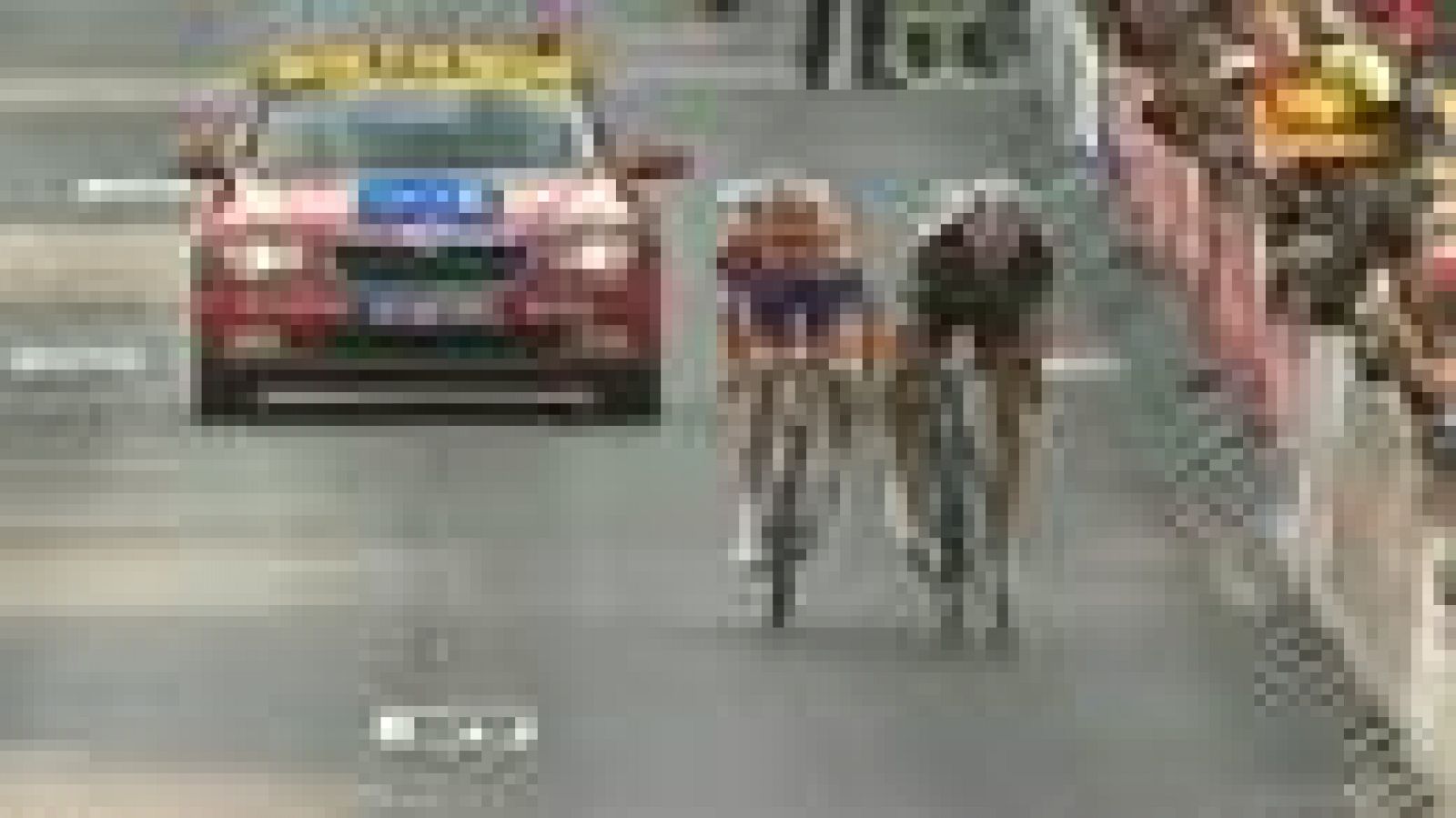 El español Luis León Sánchez, del Rabobank, ha ganado la sexta etapa de la París-Niza disputada entre  Suze la Rousse y Sisteron, de 176,5 kilómetros, en la que el británico Bradley Wiggins (Sky) mantuvo le jersey amarillo de líder.