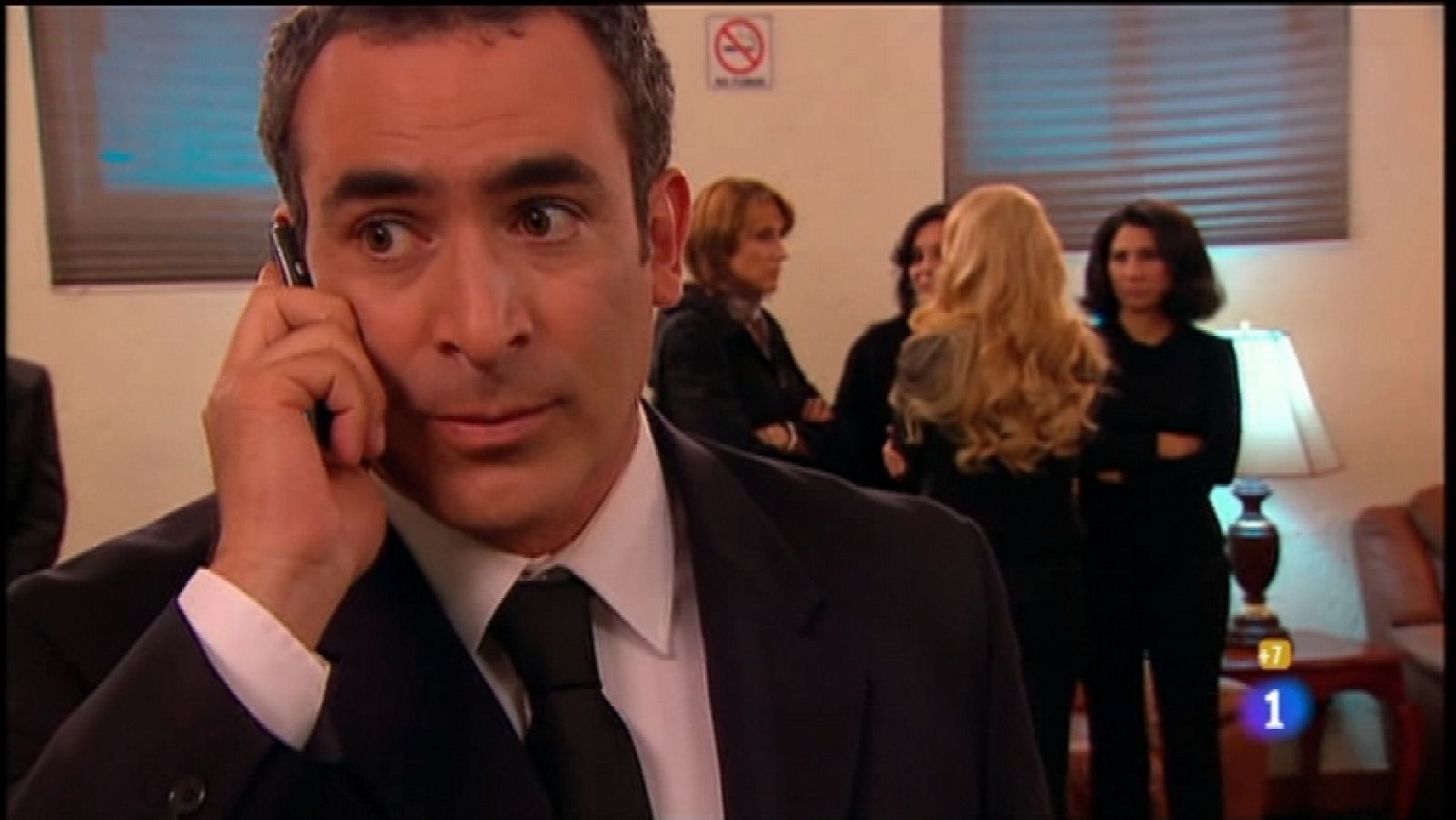 Cielo rojo - Capítulo 42 - Don Gonzalo despierta del coma y confirma que Dña. Loreto fue quien le disparó - Ver ahora