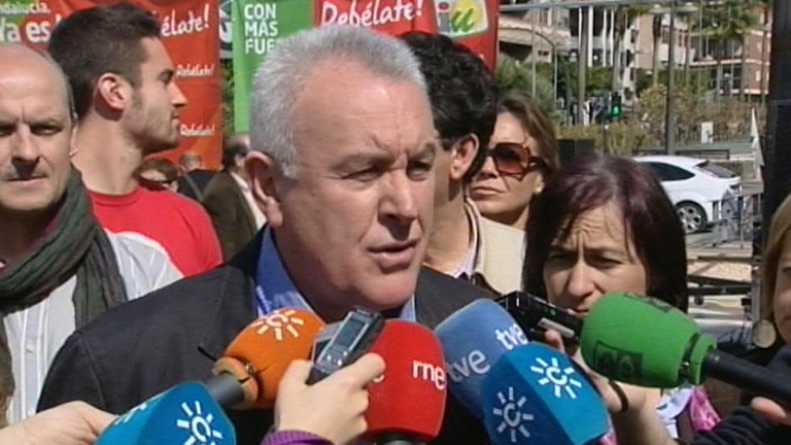 Cayo Lara se ha trasladado a Almería para hacer campaña junto a Diego Valderas