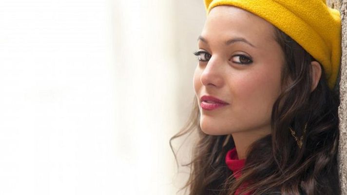 D Corazón - Elisa Mouliáa,joven Isabel Preysler