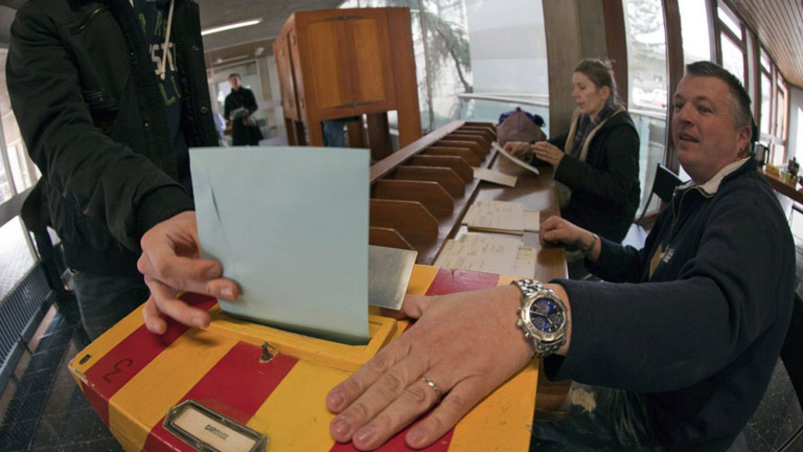 Los suizos rechazan, en referéndum, ampliar sus vacaciones hasta las seis semanas