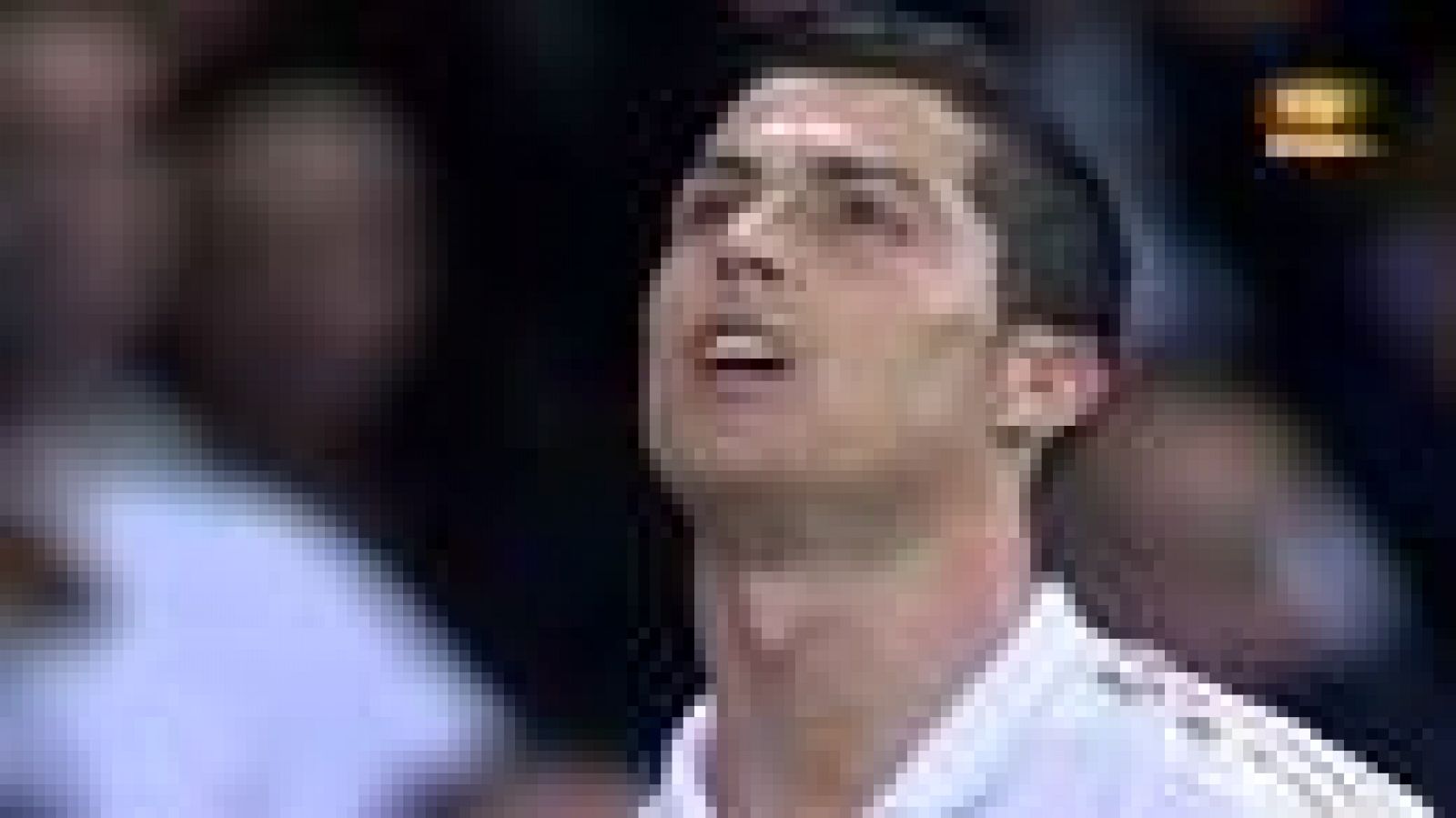 Sólido líder en la Liga, el Real Madrid afronta la vuelta de Champions con Cristiano Ronaldo enchufado, con 46 goles en su haber y con la ilusión de volver a levantar la 'orejuda', que ya lograra con el Manchester United.