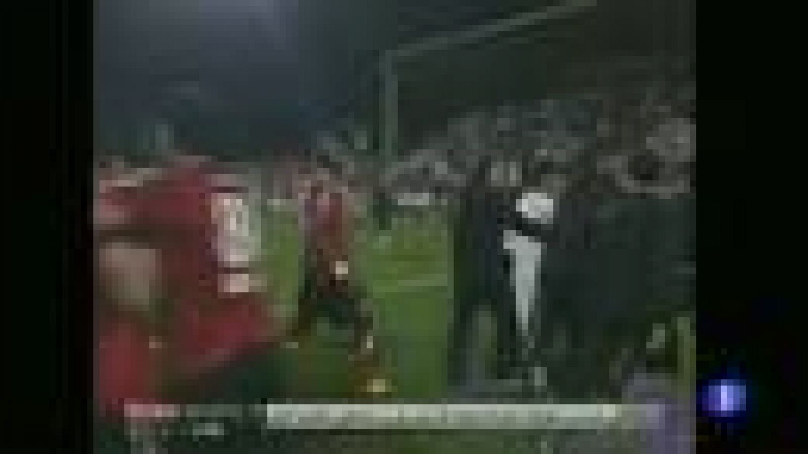 Telediario 1: Quique Sánchez Flores, agredido por el portero del equipo de Maradona | RTVE Play