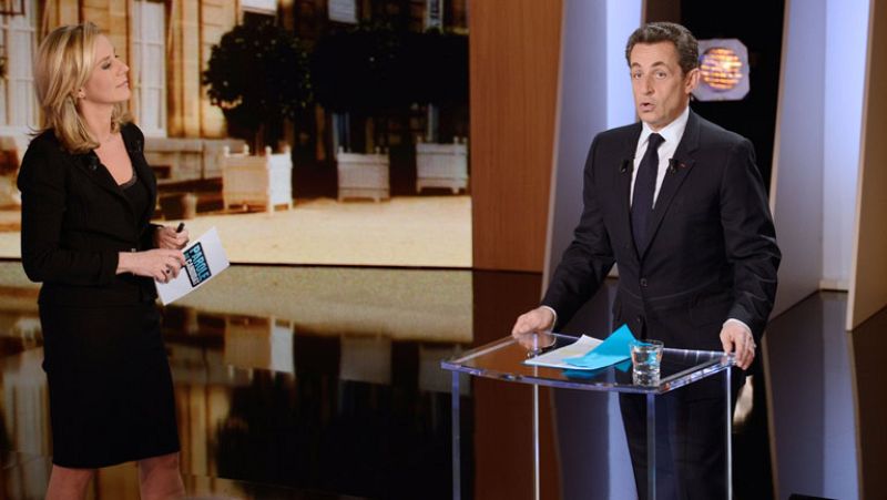 Sarkozy se encara con la periodista que le pregunta sobre Gadafi 