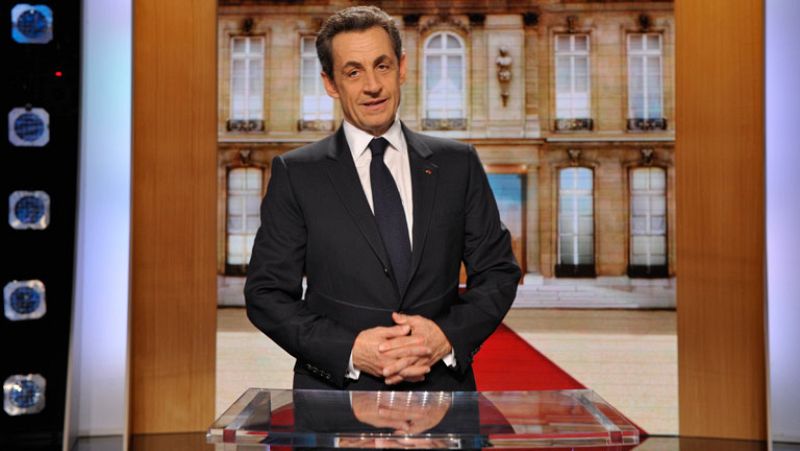 Sarkozy niega haber recibido dinero de Muamar al Gadafi 