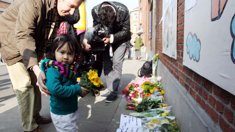 Mueren 28 personas en un autobús que atravesaba un túnel en Suiza