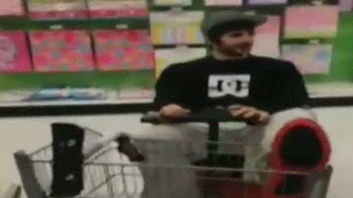 Informativo 24h - Ricky Rubio, de compras con un carrito motorizado