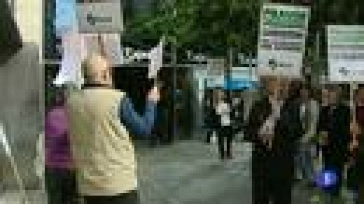 Telediario 1 - Protestas contra los bancos