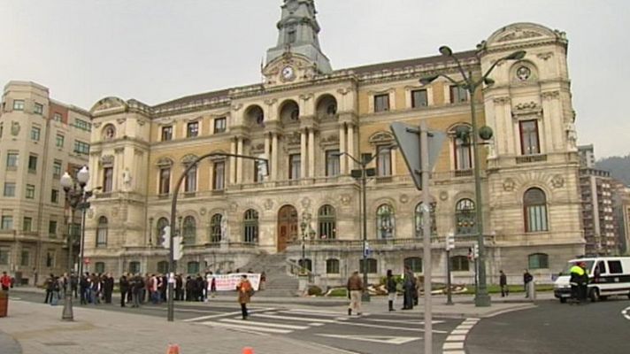 Telediario 1 - Telediario 2 en 4' - 15/03/12