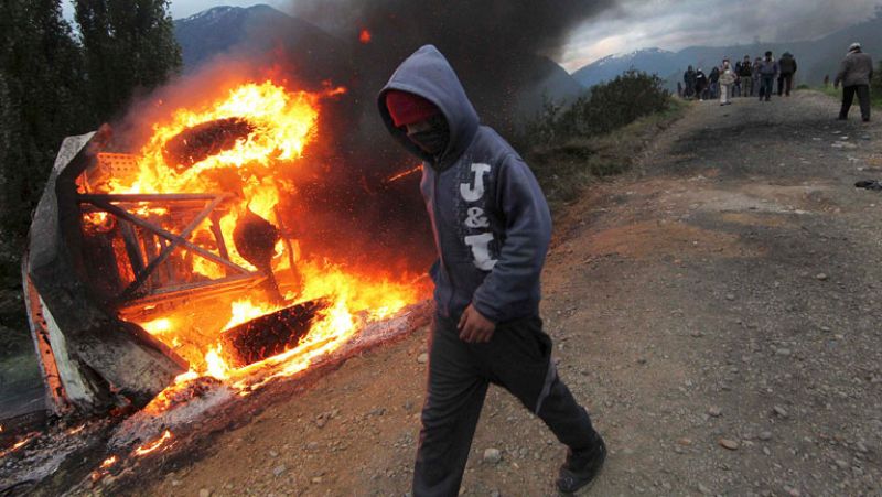 El gobierno de Chile recurre a una ley de la dictadura para reprimir una revuelta vecinal 