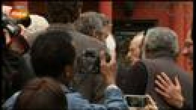 El actor George Clooney ha sido detenido junto a varios activistas durante una protesta ante la embajada de Sudán en Washington.