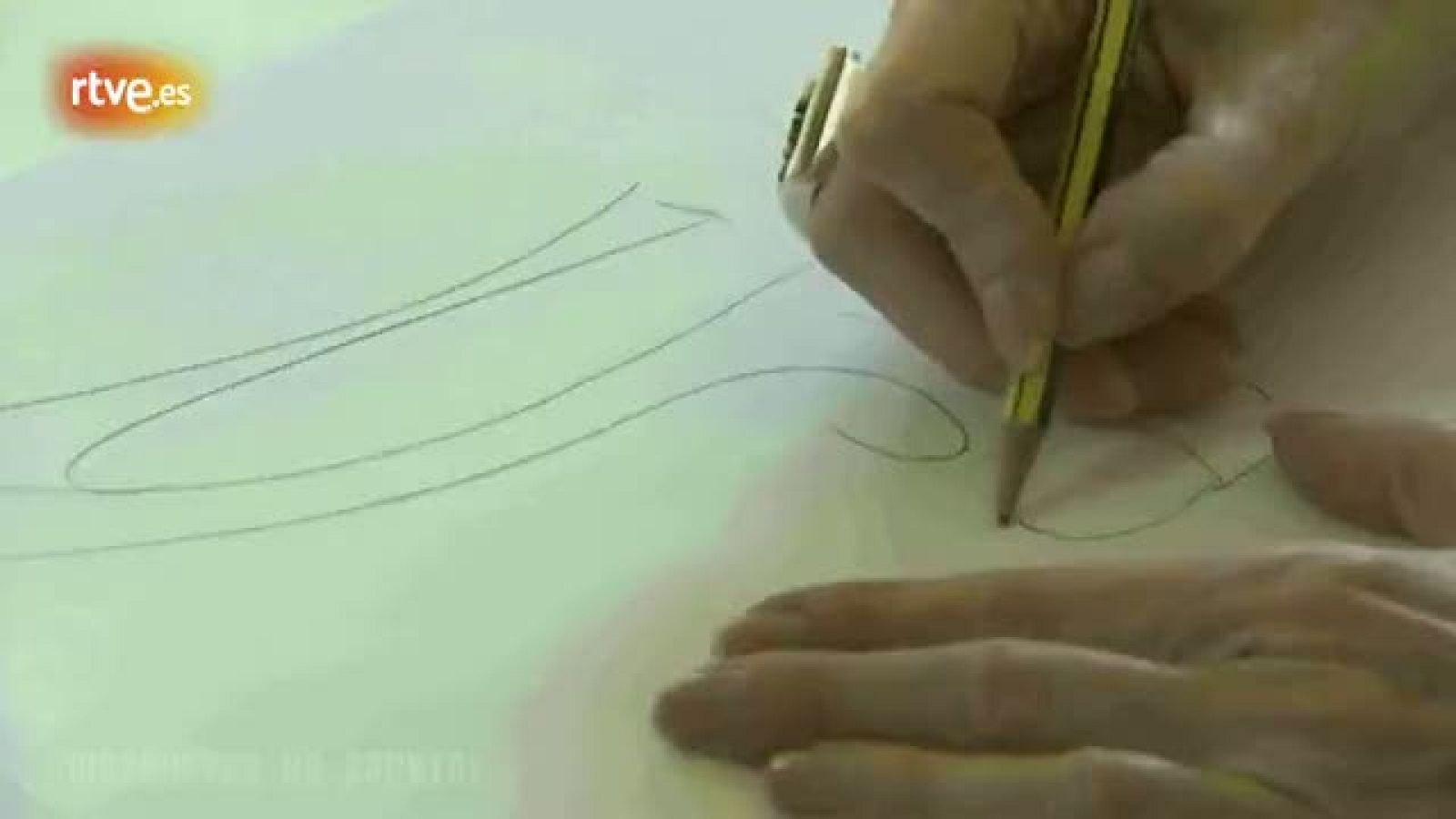 Acompañamos a Sara Navarro en la puesta en marcha de su nueva colección de zapatos - Los oficios de la cultura | Ver